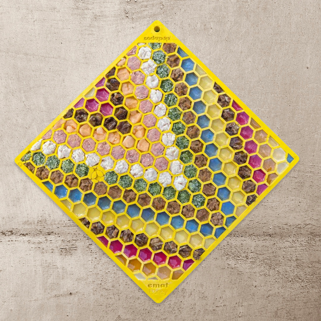 SodaPup Large Blue Jigsaw & Large Yellow Honeycomb eMat Lick Mat Bundle