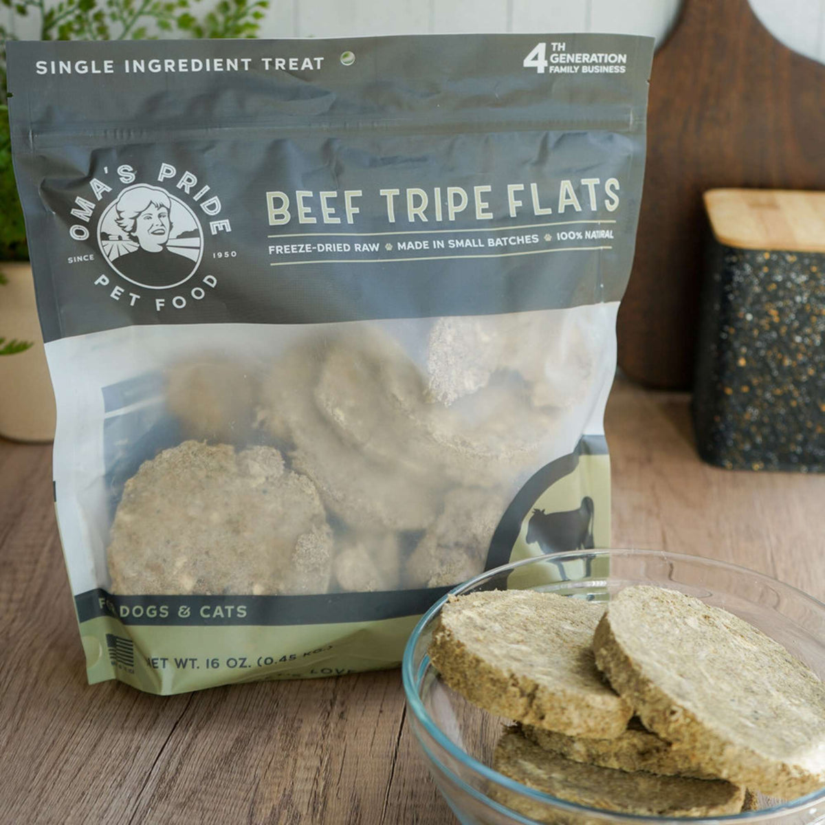 Oma&#39;s Pride Freeze-Dried Raw Beef Tripe Flats Dog &amp; Cat Treats