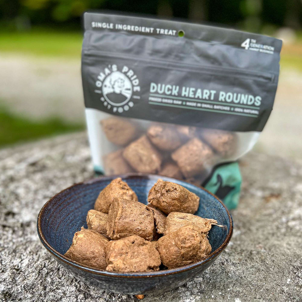Oma&#39;s Pride Freeze-Dried Raw Duck Heart Rounds Dog &amp; Cat Treats