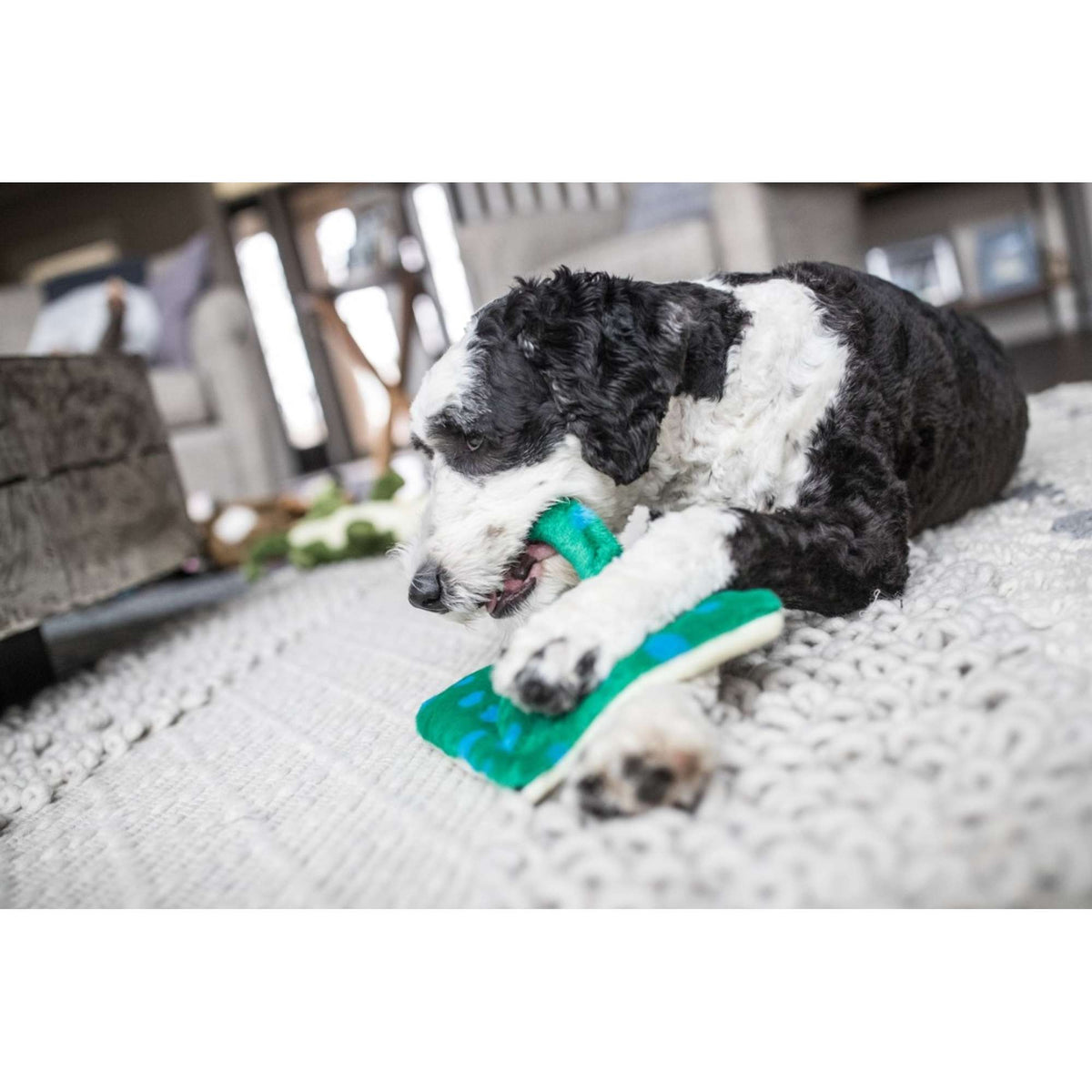 Fluff &amp; Tuff Gordon Stringray Dog Toy
