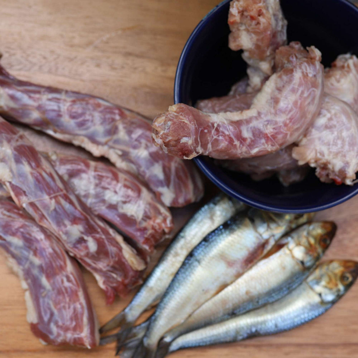 Oma&#39;s Pride Frozen Raw Whole Duck Necks for Dog &amp; Cat Chews