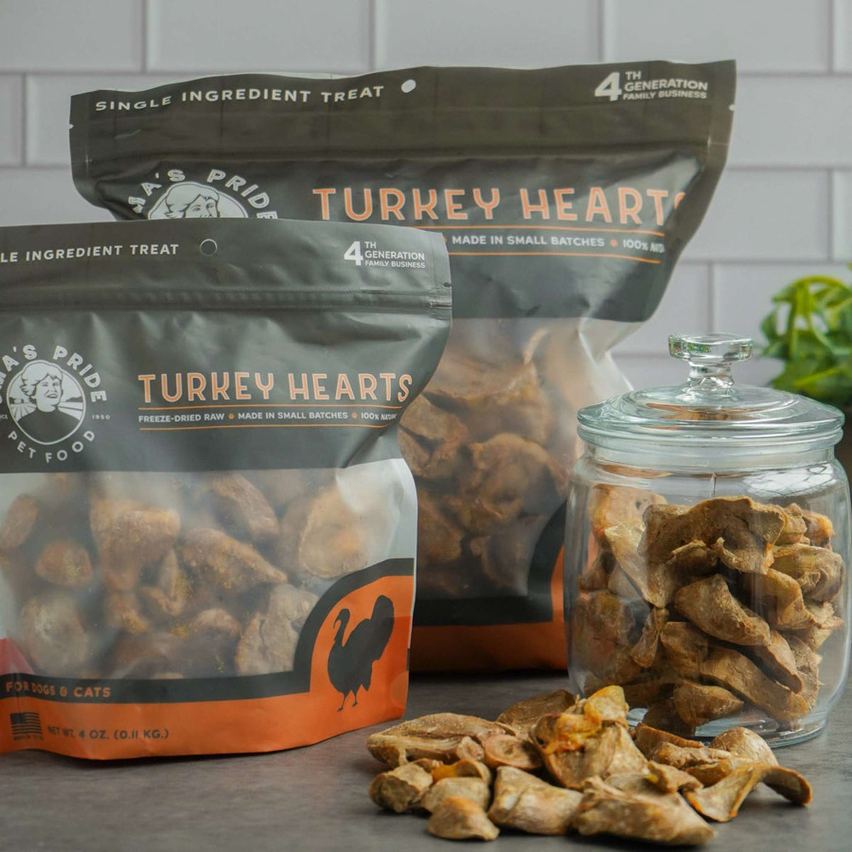 Oma&#39;s Pride Freeze-Dried Raw Turkey Hearts Dog &amp; Cat Treats